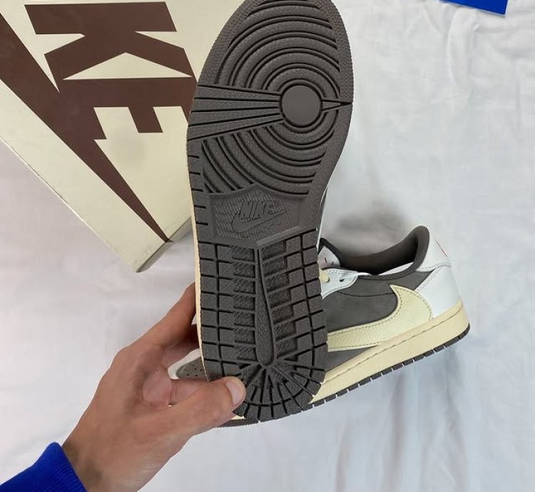Travis Scott X Air Jordan 1 Low Reverse Mocha