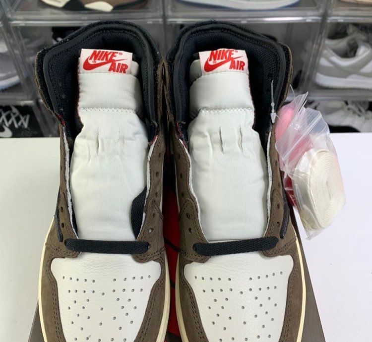 Jordan 1 High X Travis Scott mocha