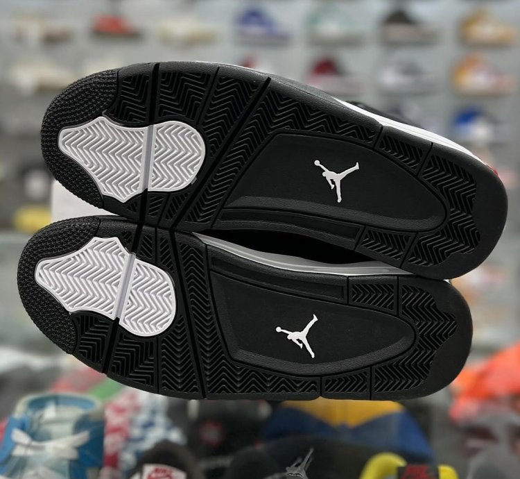 Jordan 4 Thunder White