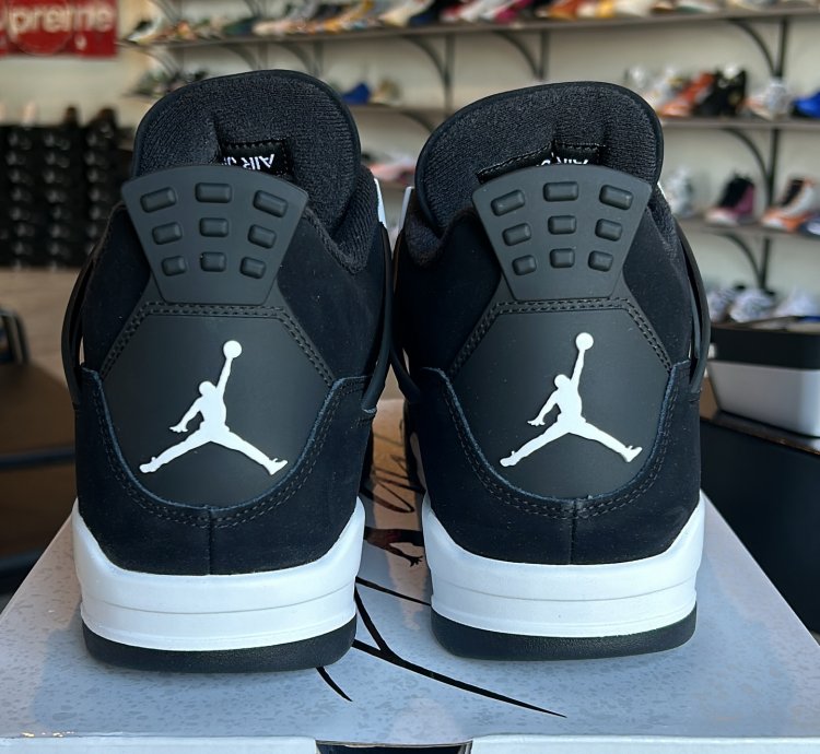 Jordan 4 Thunder White