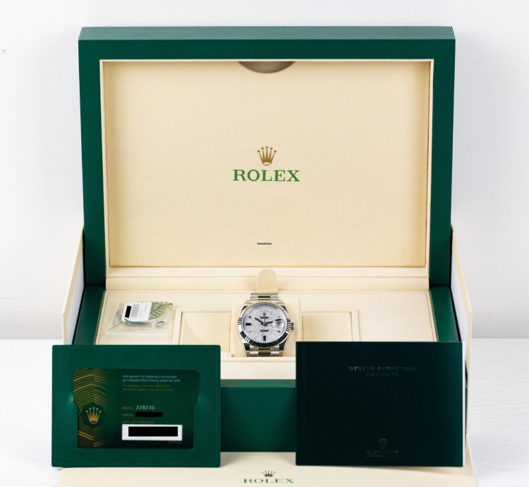 Rolex Day-date 40 Platinum Diamond-paved Dial 228236