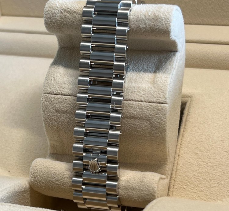 Rolex Day-date 40 Unworn Platinum Day-date Presidential Ice Blue Arabic Dial 228206