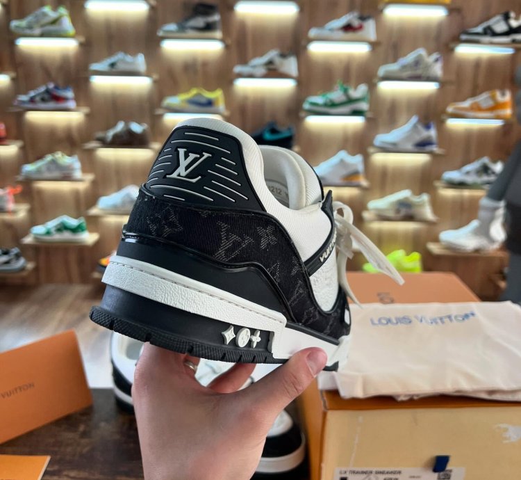 Lv Trainer Monogram Black White