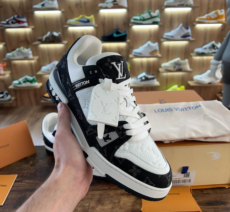 Lv Trainer Monogram Black White