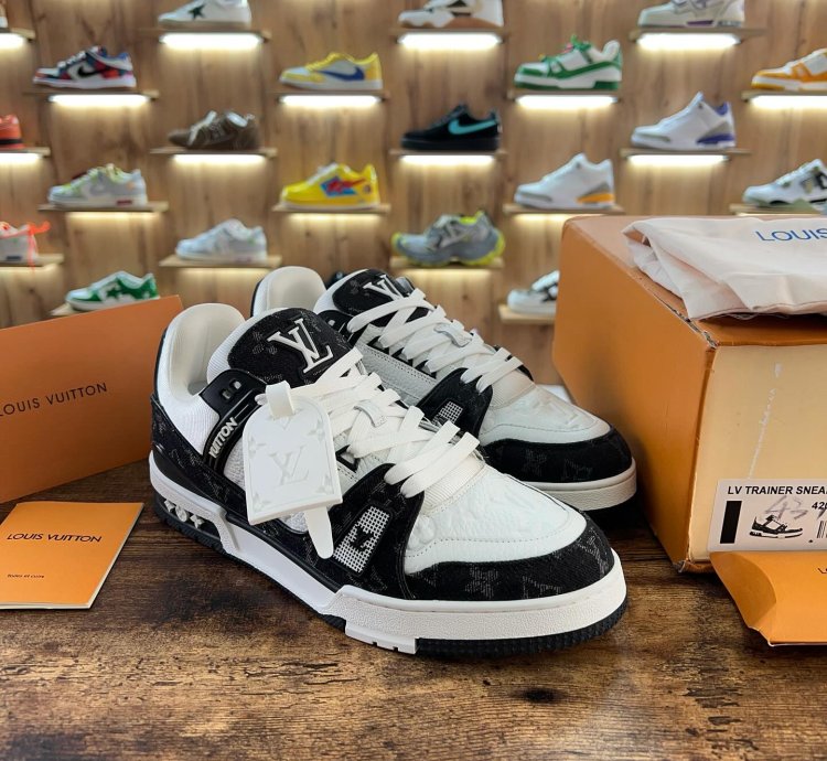 Lv Trainer Monogram Black White