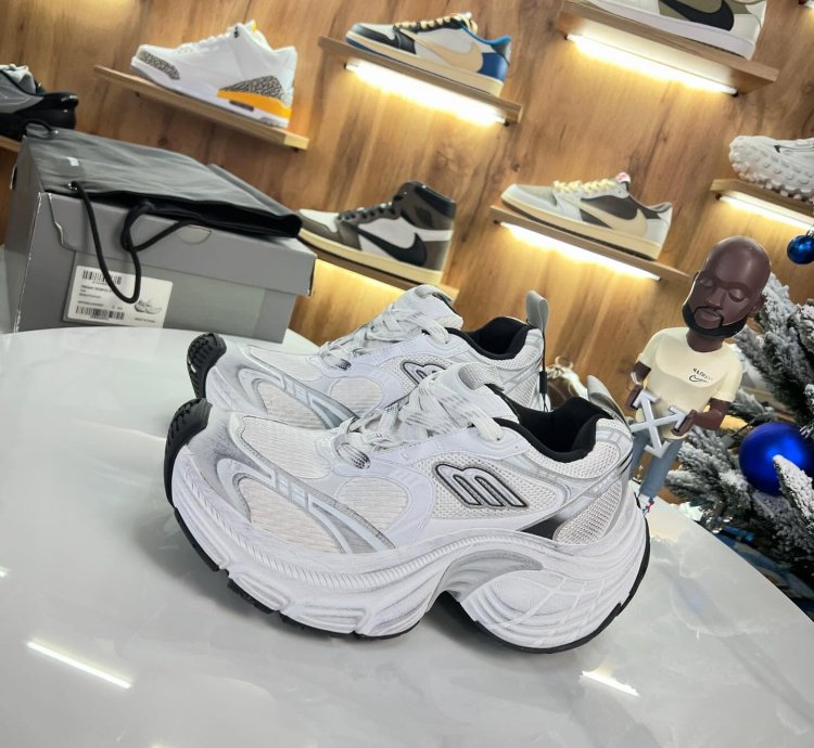 Balenciaga 10xl Sneaker Worn-out - White Black