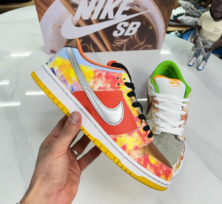 Nike Sb Dunk Low Street Hawker