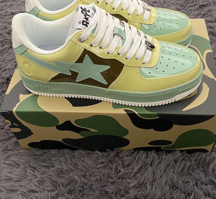 Bapesta Nostalgic Yellow Green Size 10