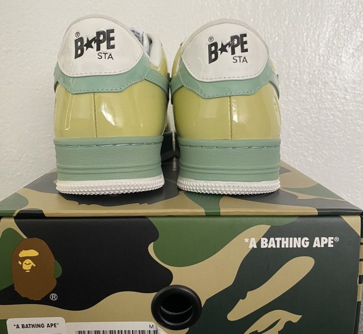 Bapesta Nostalgic Yellow Green Size 10