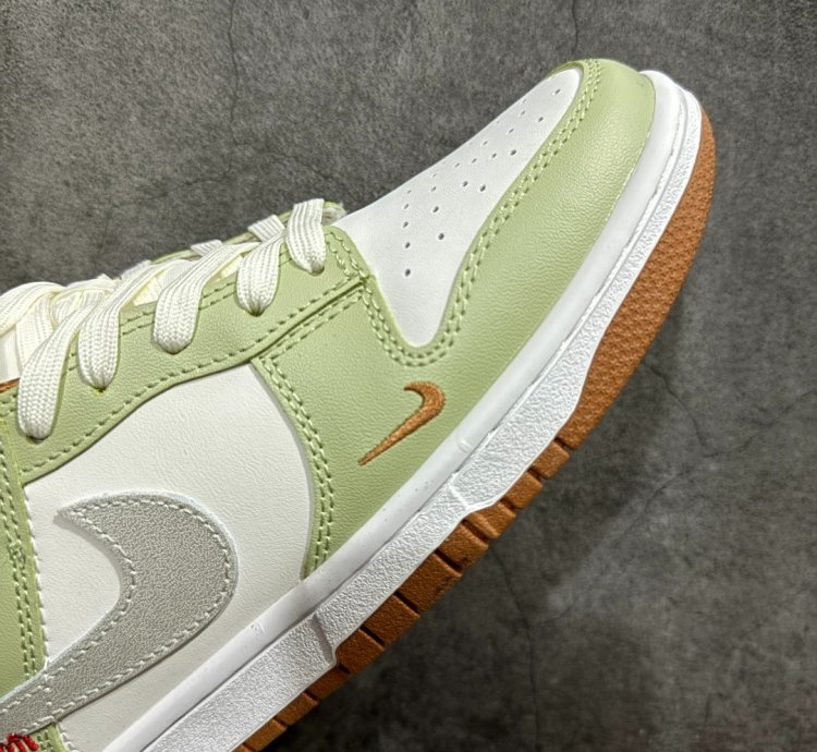 Nike Sb Dunk Low Gs year Of Snake Hv6001-101