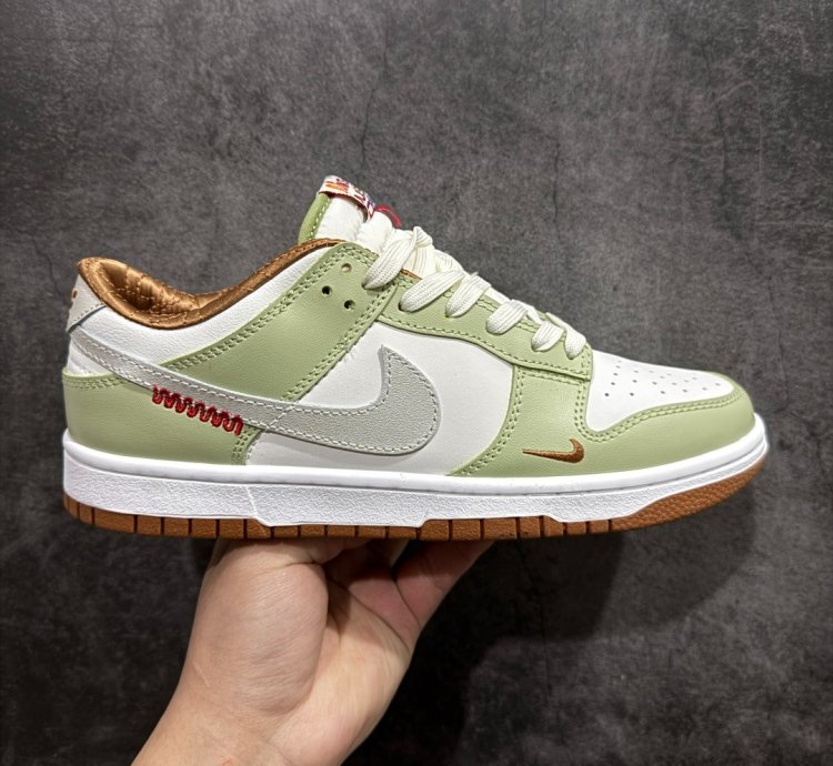 Nike Sb Dunk Low Gs year Of Snake Hv6001-101