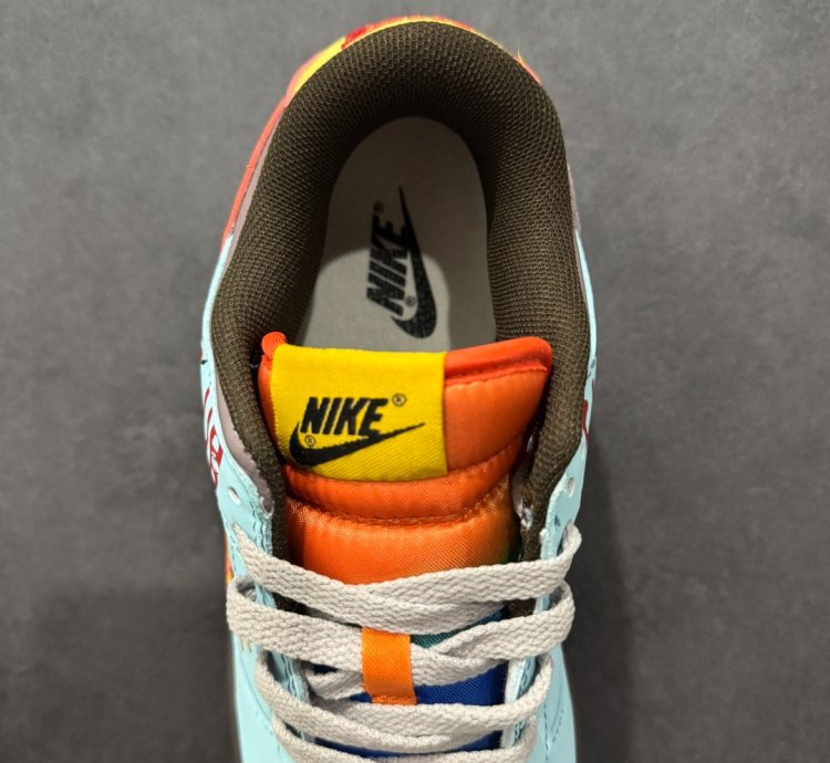 Nk Sb Dunk Low Pro Dv5744-476