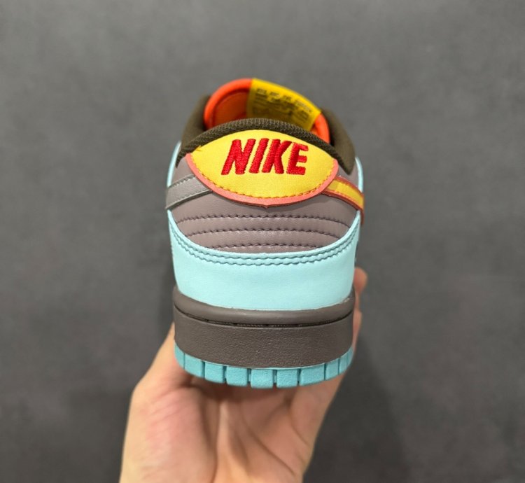 Nk Sb Dunk Low Pro Dv5744-476
