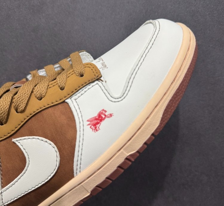 Nk Sb Dunk Low Pro Dv5744-112