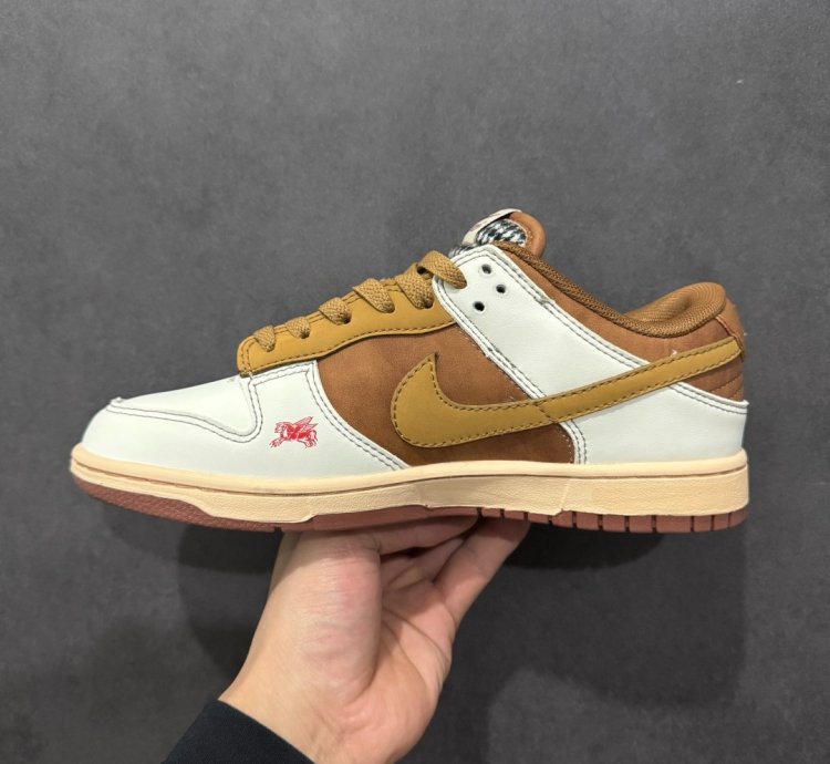 Nk Sb Dunk Low Pro Dv5744-112