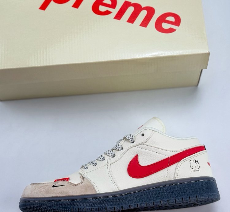 Ike Sb Dunk Low X Hello Kitty Xf8698-037