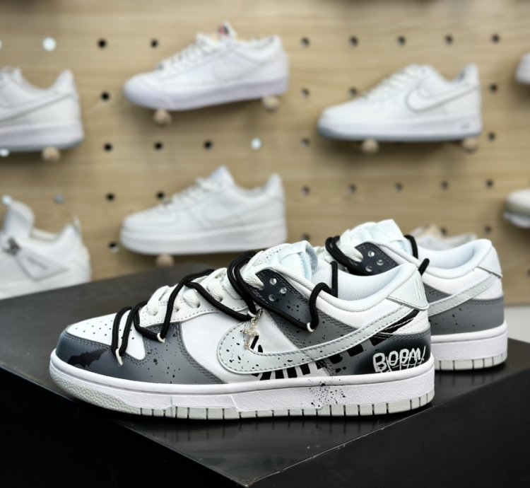 300 Mens And Womens Shoes Diy Pure p24 Nike Sb Dunk Low Ink Graffit