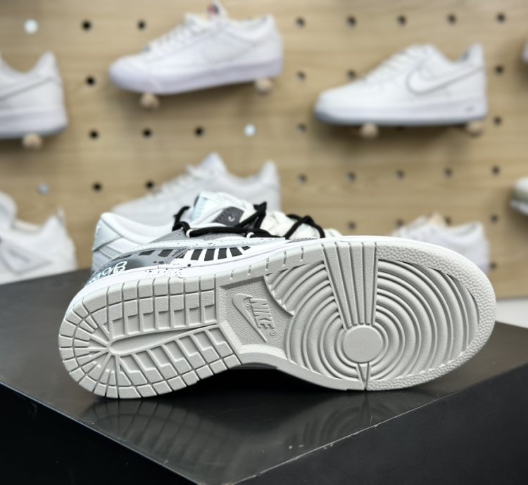 300 Mens And Womens Shoes Diy Pure p24 Nike Sb Dunk Low Ink Graffit