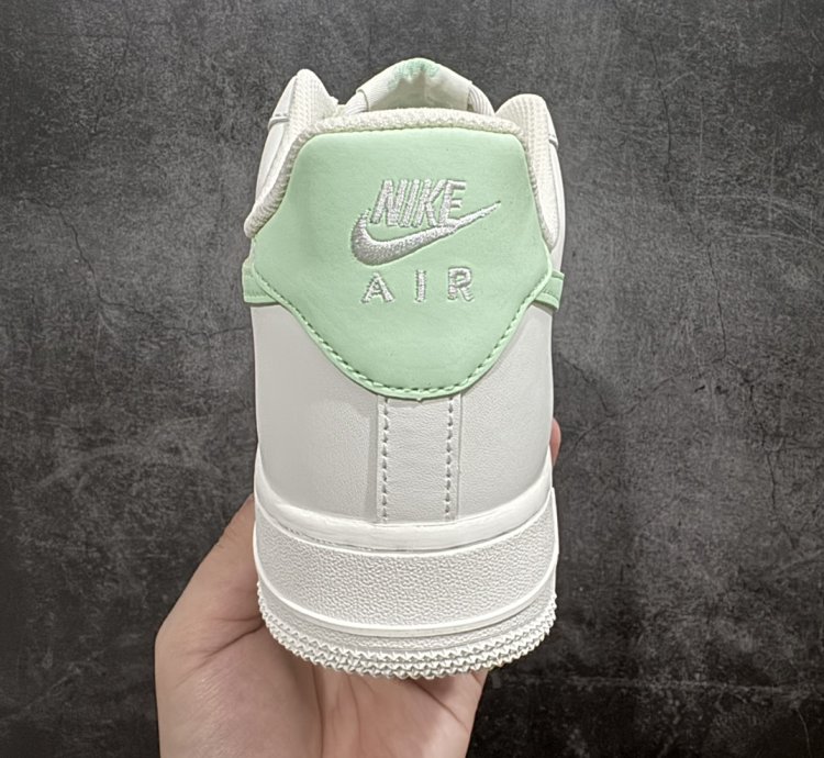 200 Xiaohongshu Hot Nike Air Force 1 Low 07 Grass Green Color Matching Low-top