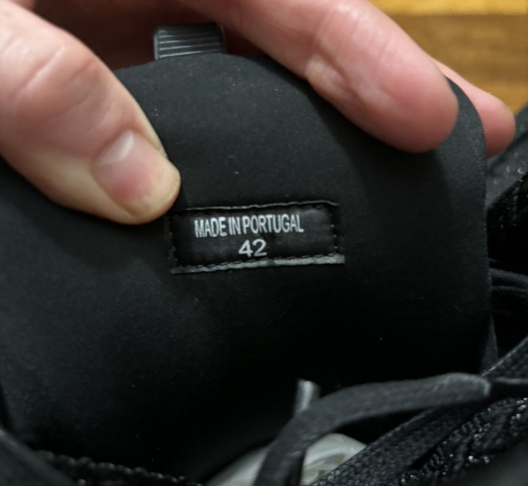 1400 Black Glitter Curb Sneakers