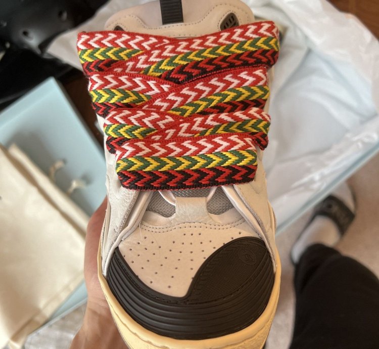 Brandnew Curb Sneaker