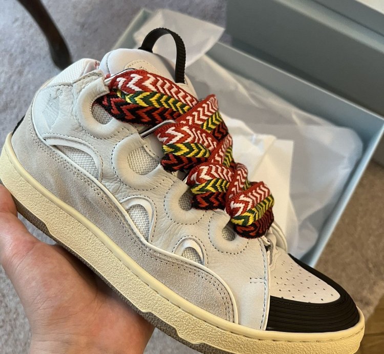 Brandnew Curb Sneaker