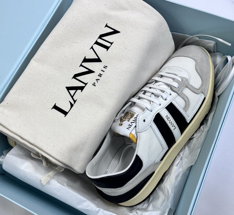 Clay Low Top Sneakers