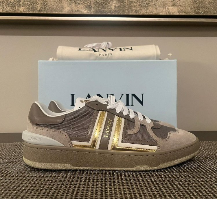 Clay Low Top Sneakers In Dark Grey Gold