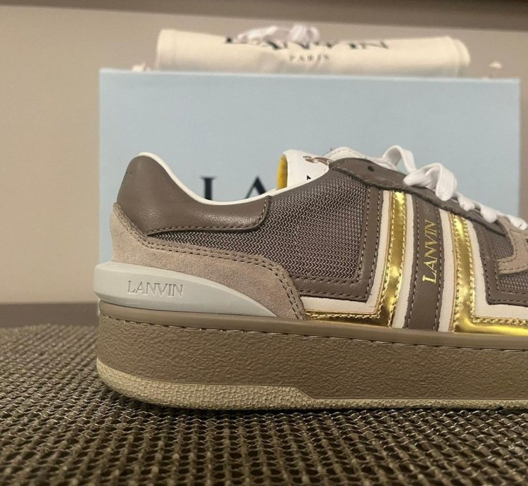 Clay Low Top Sneakers In Dark Grey Gold