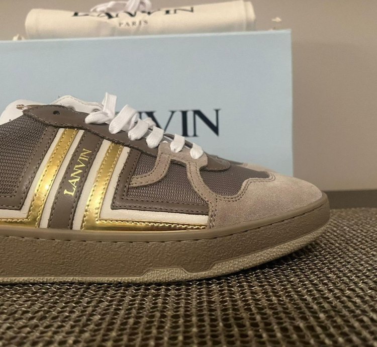 Clay Low Top Sneakers In Dark Grey Gold