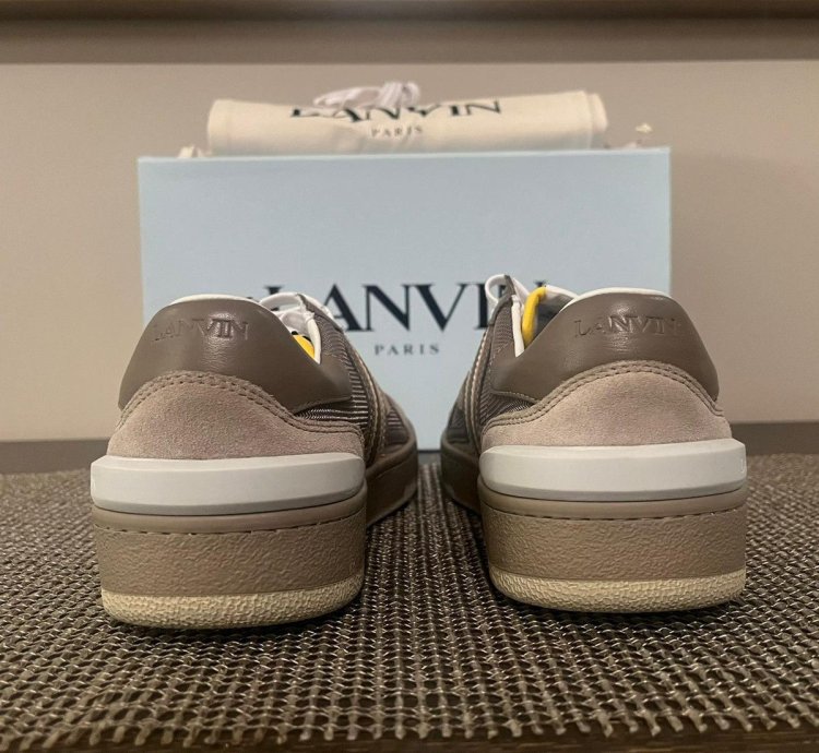 Clay Low Top Sneakers In Dark Grey Gold