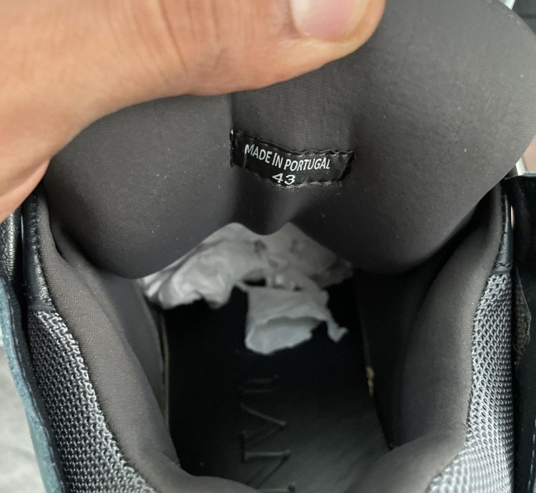 Curb Sneaker