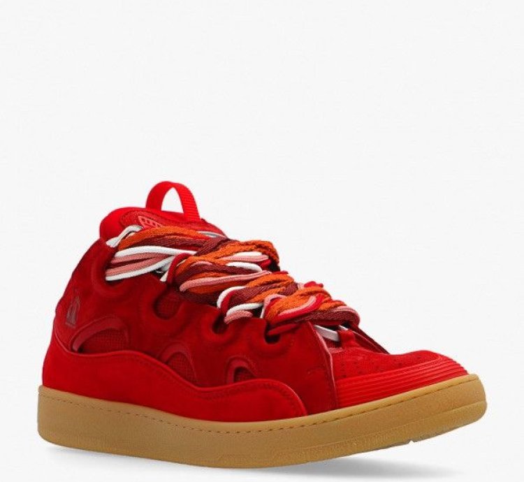 Curb Sneaker