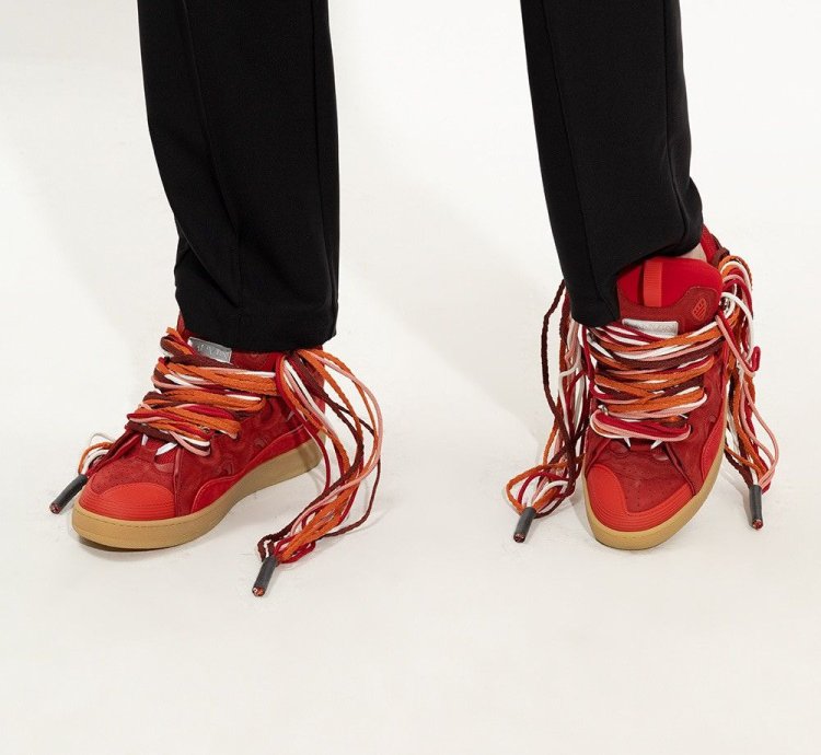 Curb Sneaker