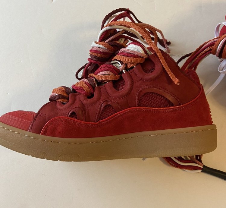 Curb Sneaker