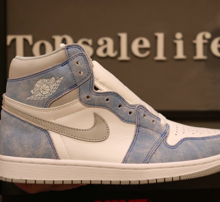 Jordan 1 Retro High Hyper Royal 555088-402