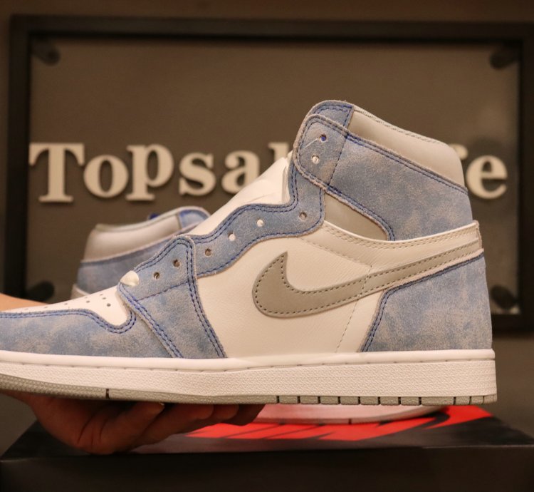 Jordan 1 Retro High Hyper Royal 555088-402
