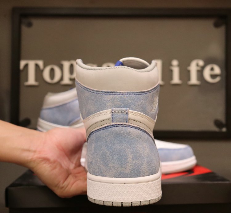 Jordan 1 Retro High Hyper Royal 555088-402
