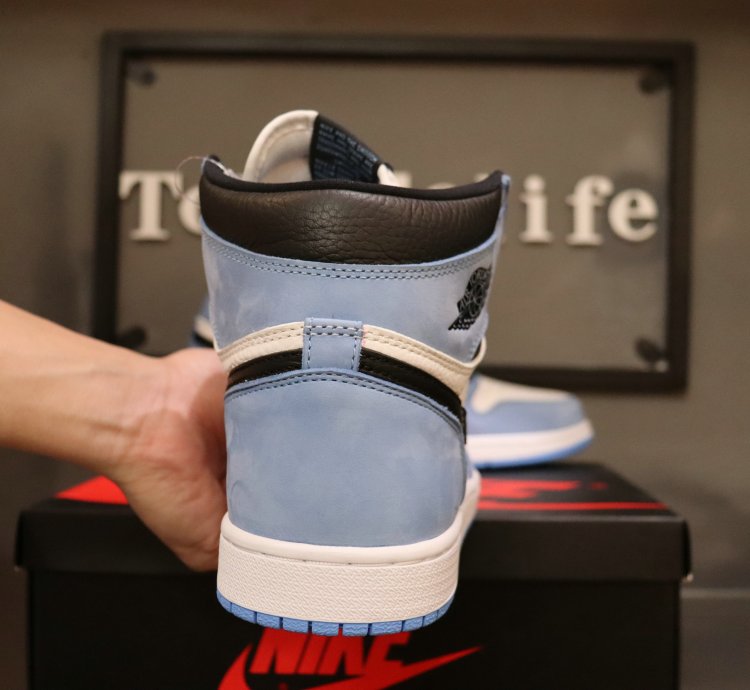 Jordan 1 Retro High Og University Blue gs 575441-134