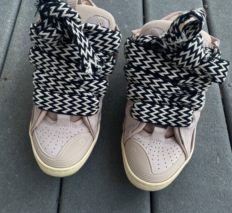 Lanvin Curb