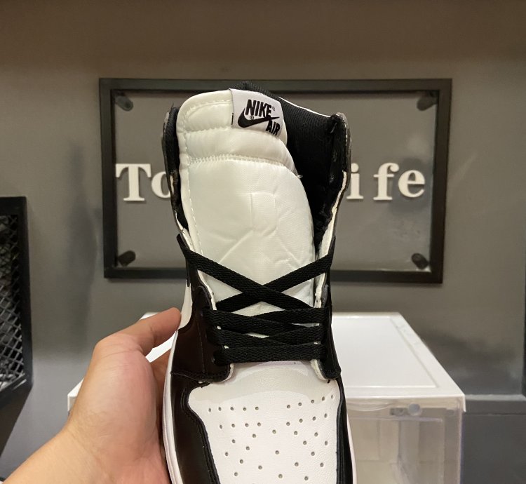 Jordan 1 Retro High Og Black White Dz5485-010