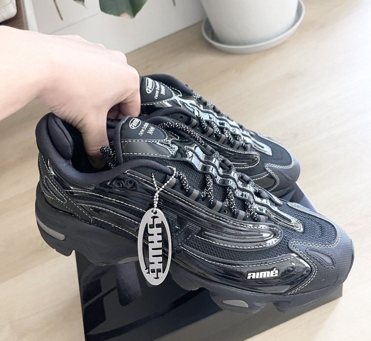 Aime Le Dore New Balance 1000 Black brand New