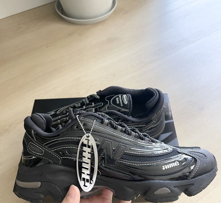 Aime Le Dore New Balance 1000 Black brand New
