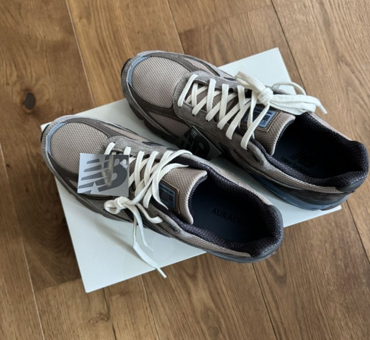 Auralee New Balance 990v4 Brand New Rare