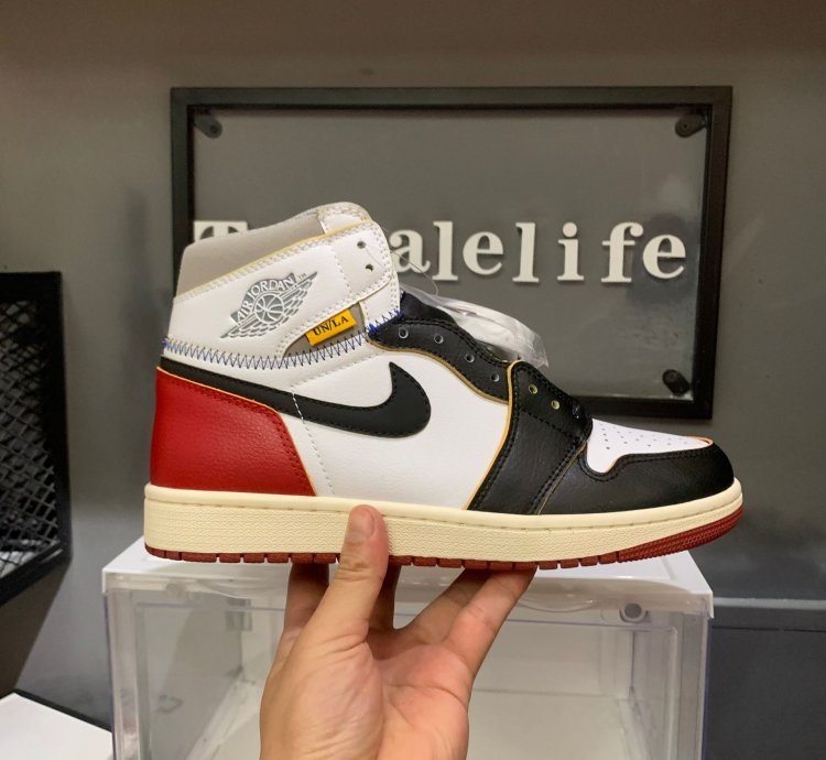 Jordan 1 Retro High Union Los Angeles Black Toe Bv1300-106