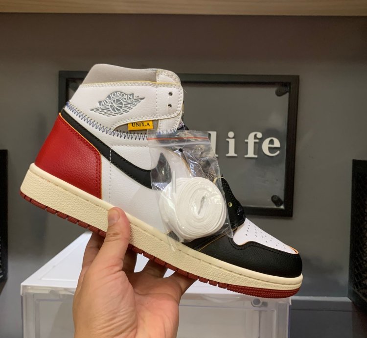 Jordan 1 Retro High Union Los Angeles Black Toe Bv1300-106