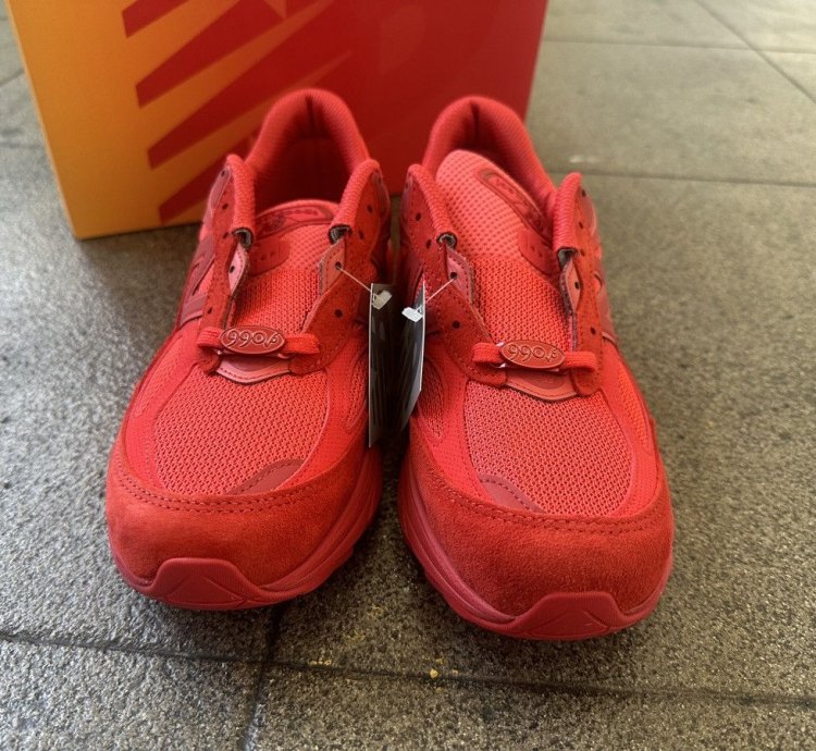 Joe Fresh New Balance 990 V6