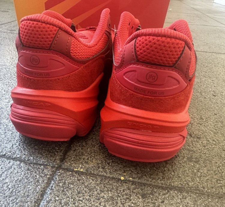Joe Fresh New Balance 990 V6