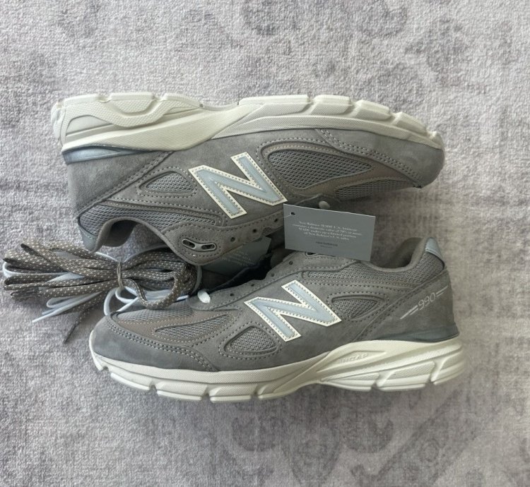 Kith New Balance 990v4 Moonrock