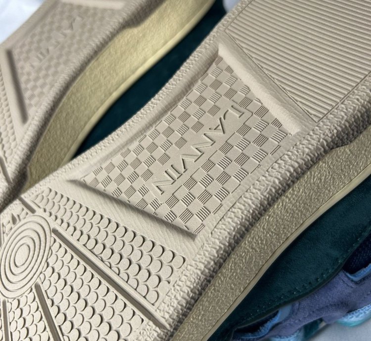 Lanvin Curb Sneakers In Blue